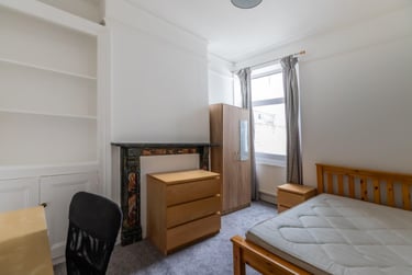 6 bed house, Malefant Street, Cathays, Cardiff, CF244QD - Image 4